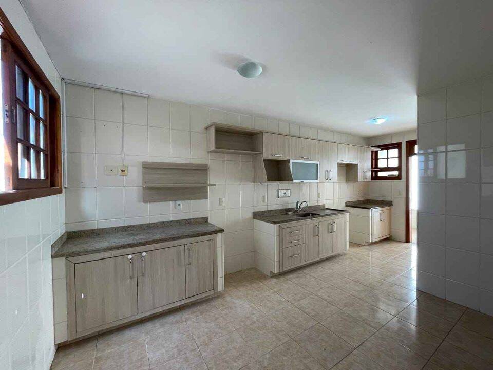 Casa à venda com 3 quartos, 180m² - Foto 11