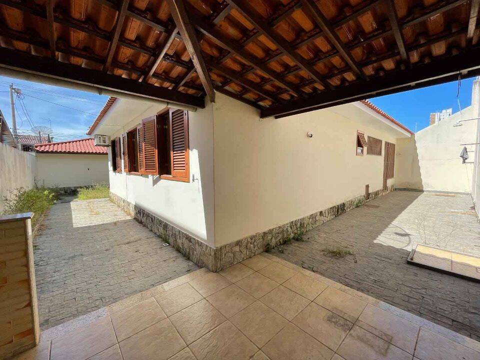 Casa à venda com 3 quartos, 180m² - Foto 14