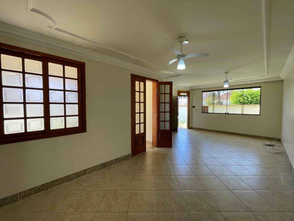 Casa à venda com 3 quartos, 180m² - Foto 12