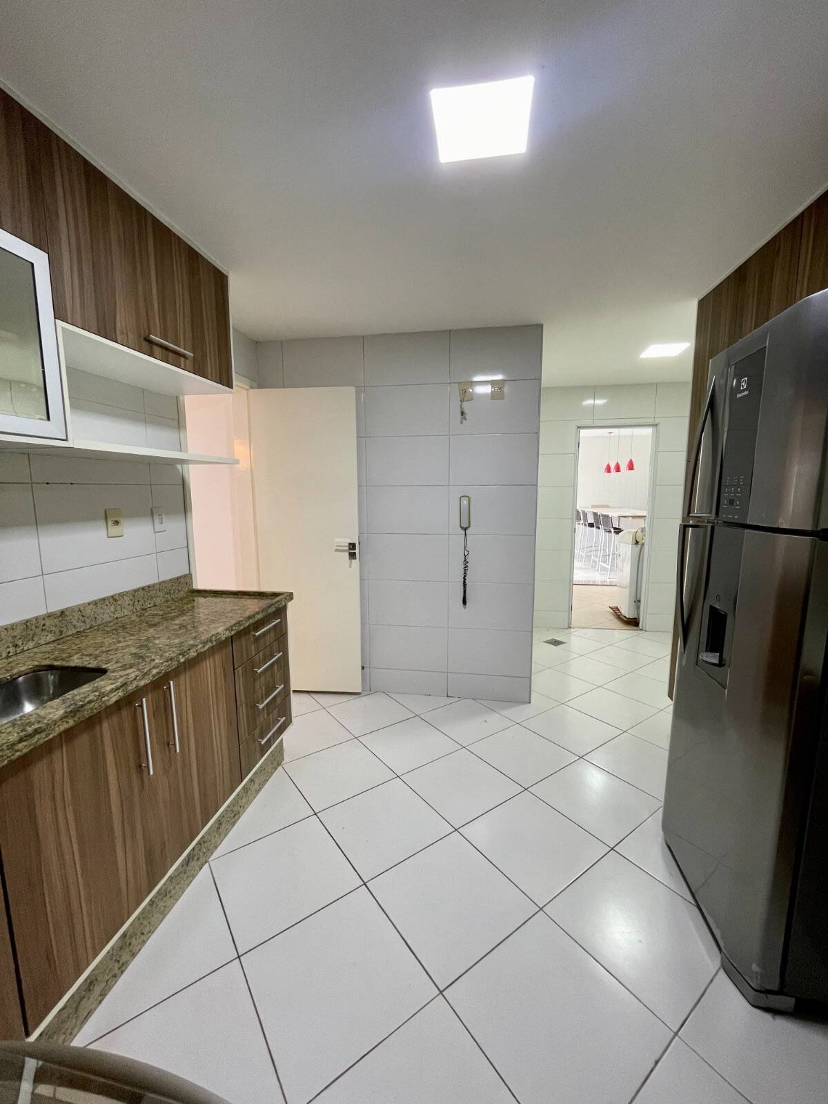 Apartamento à venda com 3 quartos, 154m² - Foto 3