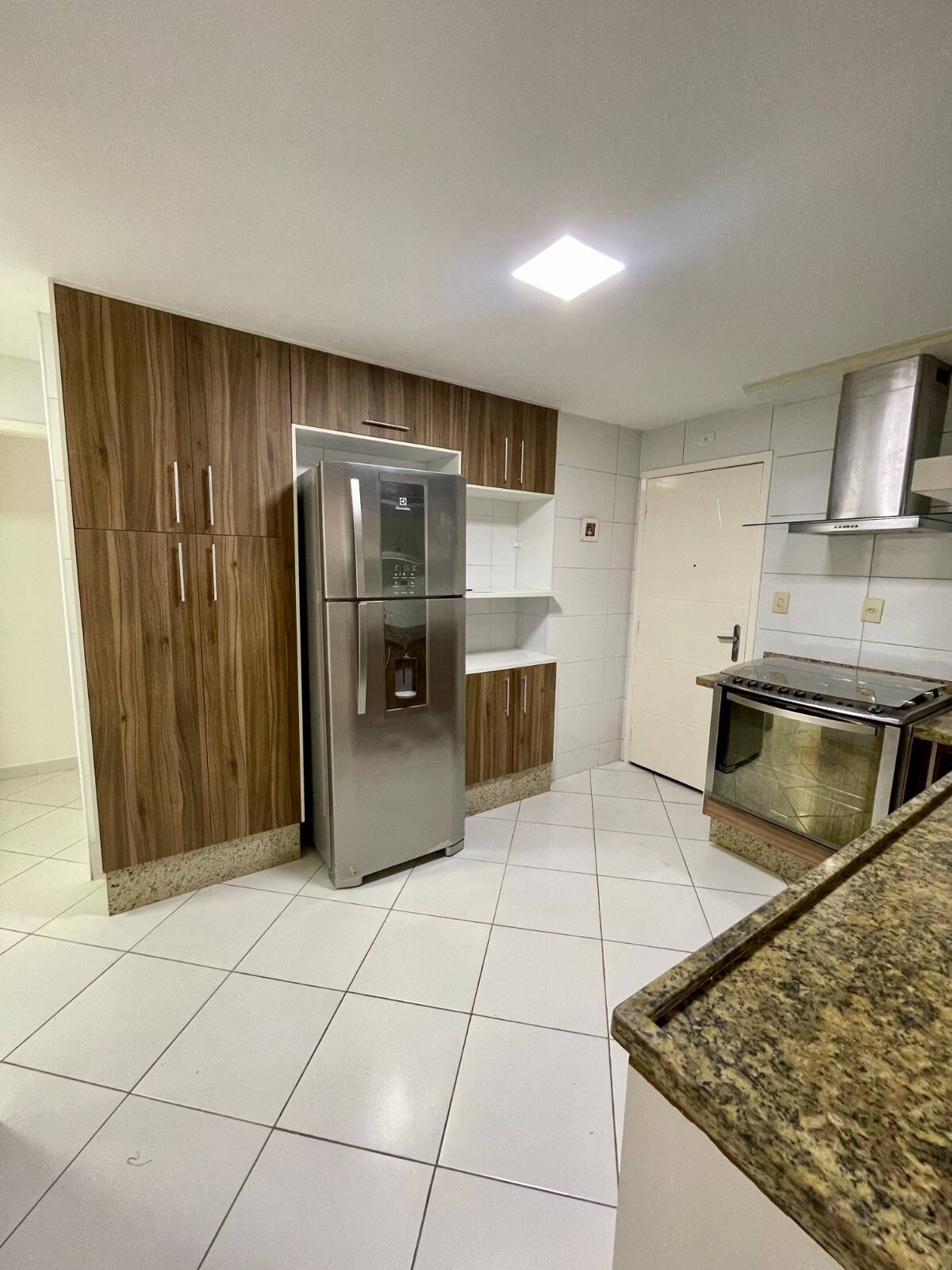 Apartamento à venda com 3 quartos, 154m² - Foto 25