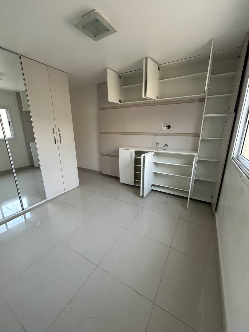 Apartamento à venda com 3 quartos, 97m² - Foto 7