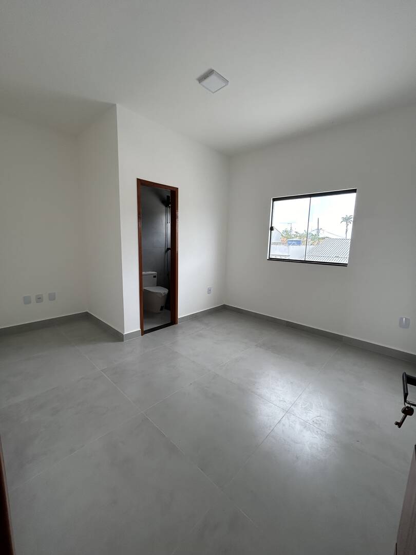 Casa à venda com 2 quartos, 120m² - Foto 11